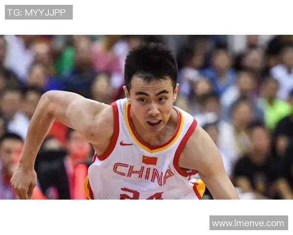 中国足球15号球星闪耀赛场 展现实力与激情 助力国家队再创辉煌