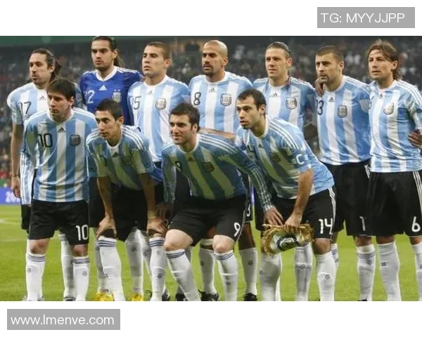 阿根廷足球巨星的传奇人生与绿茵荣耀全面解读